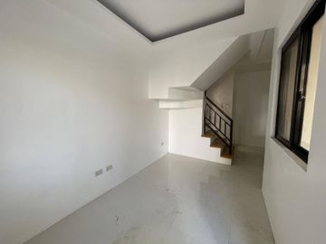 Generous Space & Comfort: Ideal for Large Families in West Fairview QC -Keziah