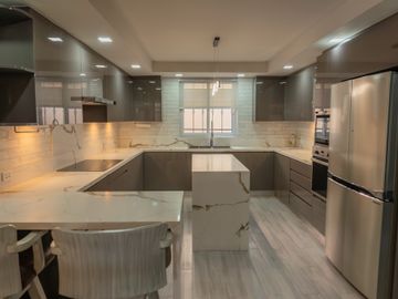 Luxurious Mansion in Angeles City