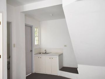 3BR Thea Unit Townhouse for Sale in Tapia, General Trias, Cavite