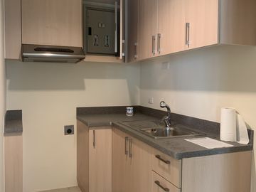 The Grove by Rockwell Condominium 2 Bedroom for Sale, Pasig City