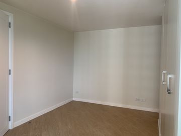 The Grove by Rockwell Condominium 2 Bedroom for Sale, Pasig City