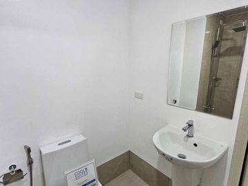 1BR with Balcony at Cool Suites, Wind Residences Tagaytay | Perfect for Airbnb