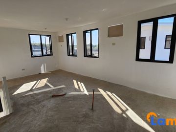 A V-Gift for your partner! Feb Promo Housing at Calamba, Laguna As low as 3% DP!