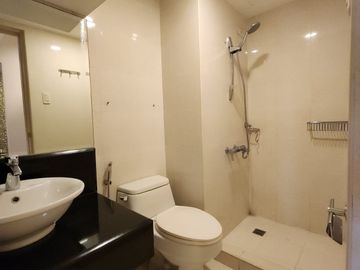 Condo for Sale in South Triangle Quezon City near ABS and GMA 7