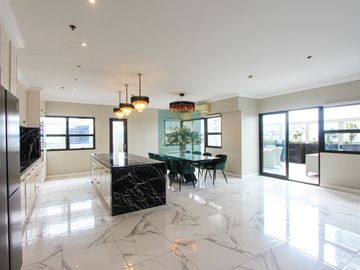 Luxurious 3BR Bi-level Penthouse in Avalon, Cebu Business Park for Sale!