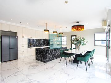 Luxurious 3BR Bi-level Penthouse in Avalon, Cebu Business Park for Sale!