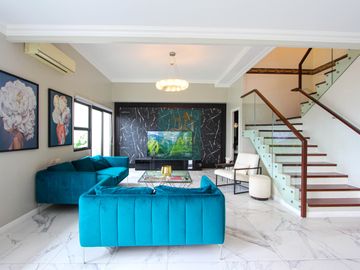 Luxurious 3BR Bi-level Penthouse in Avalon, Cebu Business Park for Sale!