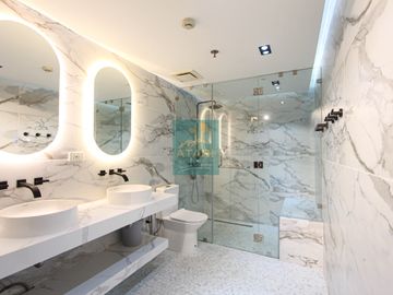 Luxurious 3BR Bi-level Penthouse in Avalon, Cebu Business Park for Sale!