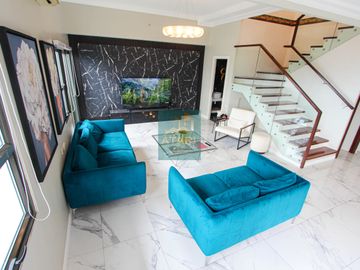 Luxurious 3BR Bi-level Penthouse in Avalon, Cebu Business Park for Sale!
