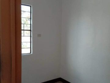 clean title 2 bedrooms in Dasmarinas
