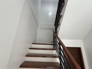 Spacious 4-Bedroom Home in Colinas Verdes, Tungkong Mangga SJDM - Rey