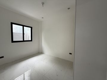 Spacious 4-Bedroom Home in Colinas Verdes, Tungkong Mangga SJDM - Rey