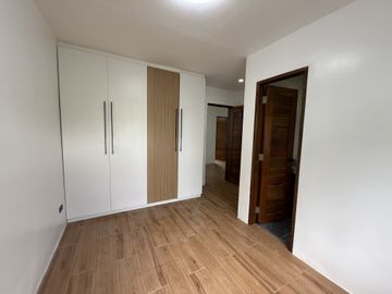 Spacious 4-Bedroom Home in Colinas Verdes, Tungkong Mangga SJDM - Rey