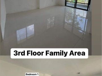3STOREY TH 5BR, 5TB Near De LASALLE DASMARIÑAS CAVITE