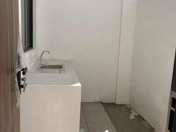 3STOREY TH 5BR, 5TB Near De LASALLE DASMARIÑAS CAVITE