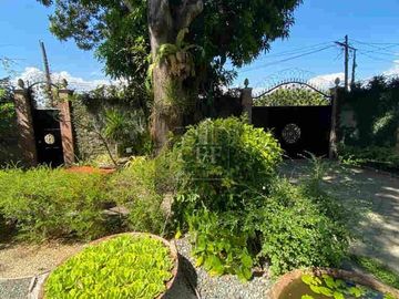 5BR Elegant Retirement  Home w/ Pool near SM Urdaneta