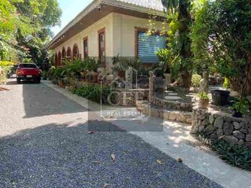 5BR Elegant Retirement  Home w/ Pool near SM Urdaneta