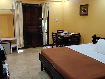 FOR SALE Profitable Airbnb House & Lot Tagaytay Perfect for Business & Leisure!