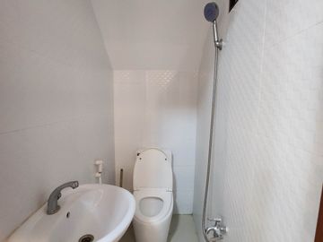 For Sale Brand New Modern Three Storey House With Pool In Pampanga Near Marquee