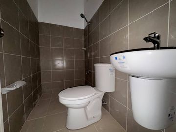 Modern 2-Storey Townhouse in Lagro, Quezon City – 3BR, 2 T&B, Garage -Keziah