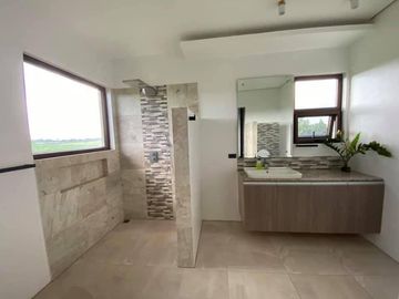 Luxurious Furnished Modern House In Pampanga Near Clark & NLEX Toll Plaza