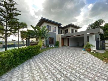 Luxurious Furnished Modern House In Pampanga Near Clark & NLEX Toll Plaza