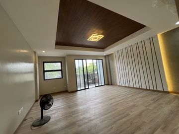 5 Bedroom Townhouse for Sale in Sta. Mesa Manila