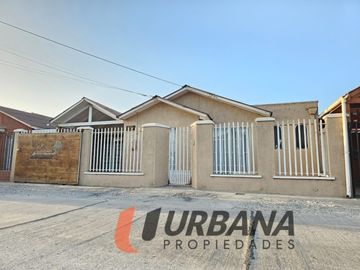 ACOGEDORA CASA FAMILIAR EN SECTOR PINAMAR