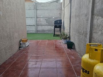 ACOGEDORA CASA FAMILIAR EN SECTOR PINAMAR