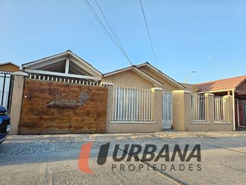 ACOGEDORA CASA FAMILIAR EN SECTOR PINAMAR