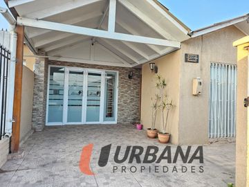 ACOGEDORA CASA FAMILIAR EN SECTOR PINAMAR