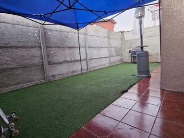 ACOGEDORA CASA FAMILIAR EN SECTOR PINAMAR