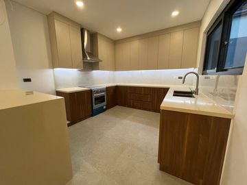 Loyola Grand Villas Rare Townhouse for Sale near Ateneo, Quezon City