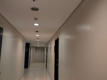 2 BEDROOM UNIT FOR SALE IN PADGETT PLACE LAHUG CEBU CITY