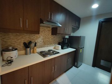 2 BEDROOM UNIT FOR SALE IN PADGETT PLACE LAHUG CEBU CITY