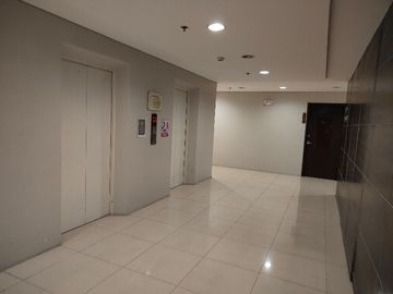 2 BEDROOM UNIT FOR SALE IN PADGETT PLACE LAHUG CEBU CITY