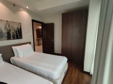 2 BEDROOM UNIT FOR SALE IN PADGETT PLACE LAHUG CEBU CITY