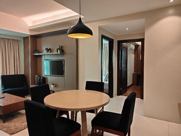 2 BEDROOM UNIT FOR SALE IN PADGETT PLACE LAHUG CEBU CITY