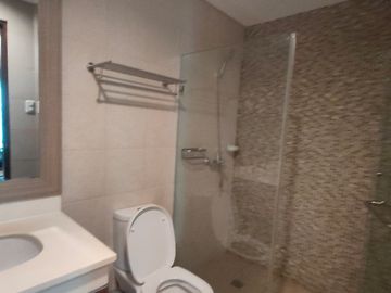2 BEDROOM UNIT FOR SALE IN PADGETT PLACE LAHUG CEBU CITY