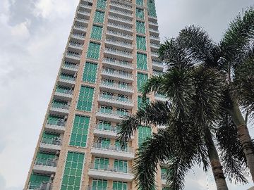 2 BEDROOM UNIT FOR SALE IN PADGETT PLACE LAHUG CEBU CITY