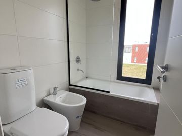 Casa en venta - Barrio Lagos de Canning