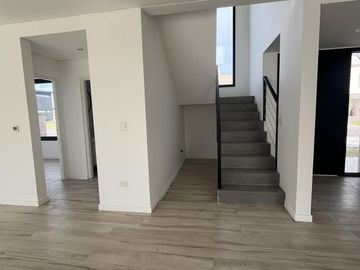 Casa en venta - Barrio Lagos de Canning
