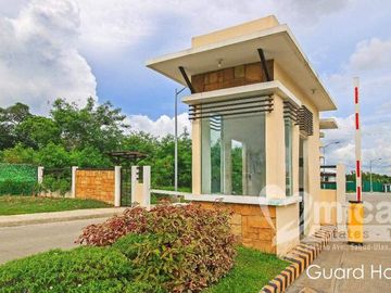 For Sale 3 Bedroom Portia Unit Townhouse Located Tanza Cavite near NAIA, MOA