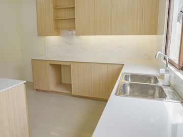 Modern Finishes on this 5BR House | Talisay