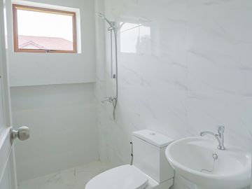 Modern Finishes on this 5BR House | Talisay