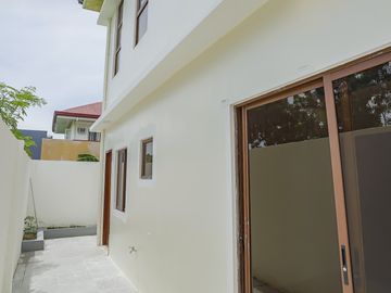 Modern Finishes on this 5BR House | Talisay