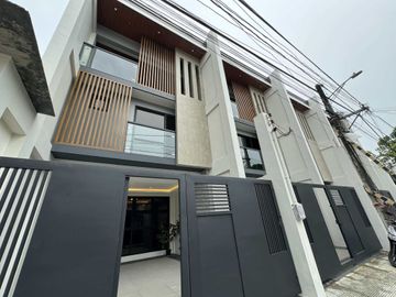 Live in Style in Northview Subd., QC– 3-Storey Townhouse with 5 AC Units -Keziah