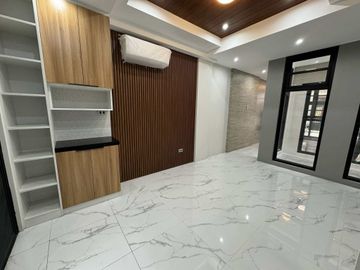 Live in Style in Northview Subd., QC– 3-Storey Townhouse with 5 AC Units -Keziah