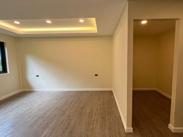 For Sale Duplex Townhouse in Loyola Grand Villas, QC