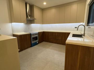 For Sale Duplex Townhouse in Loyola Grand Villas, QC
